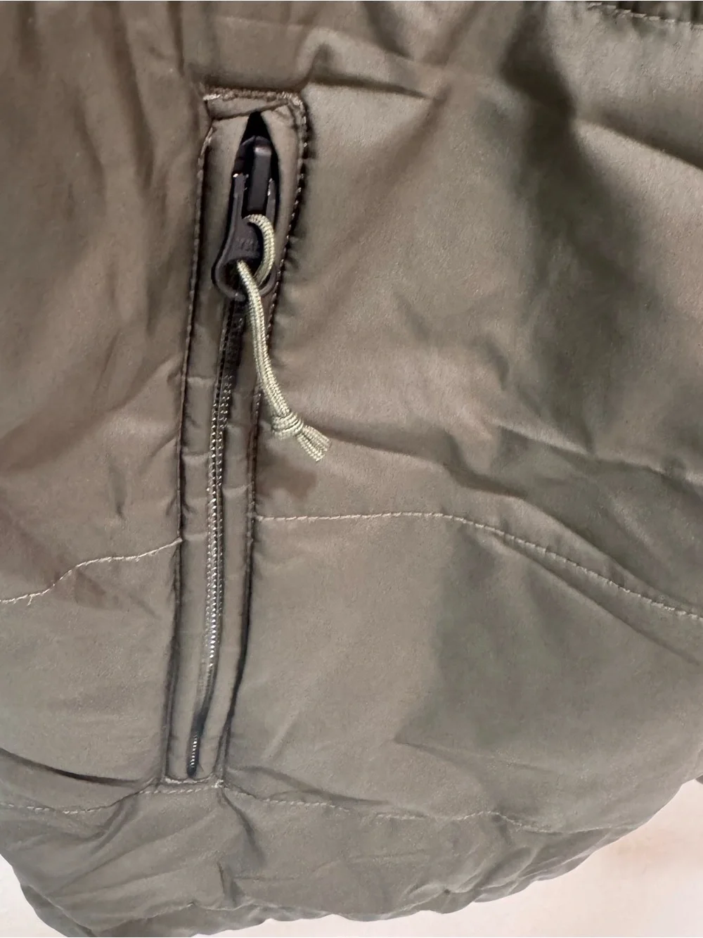THE NORTH FACE Men's Junction Insulated Vest Olive Green XL Zipper Pockets